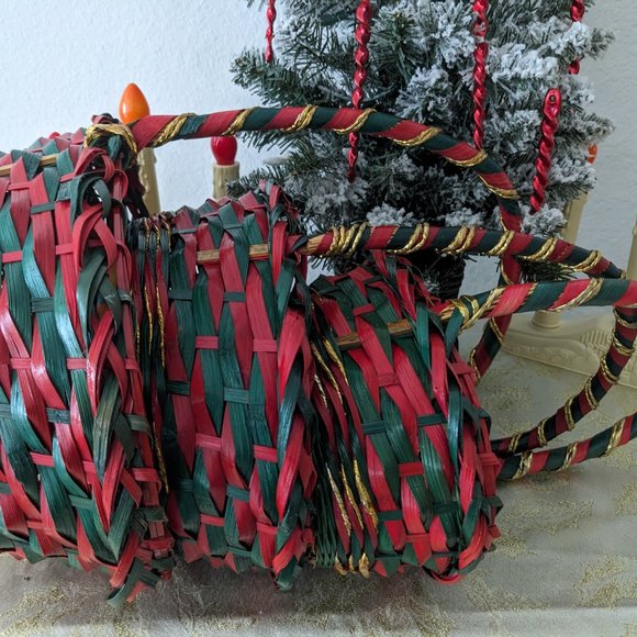 Crafters 4 Vtg. Oval Shape Red+Green Wicker Baskets - Picture 4 of 8